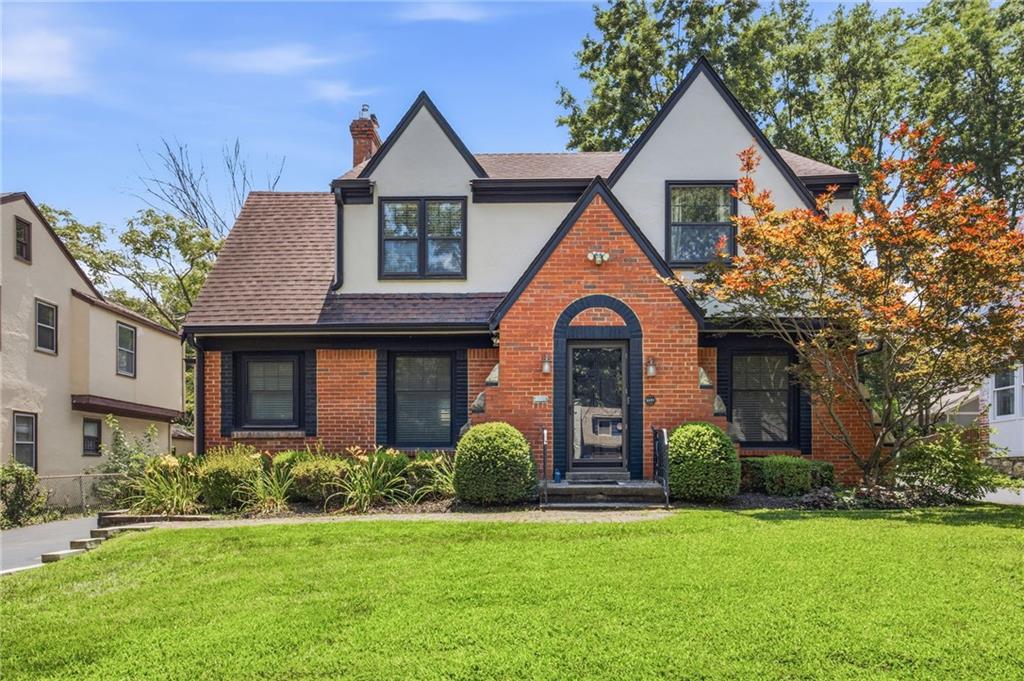 1st image of 1207 W Gregory Blvd, Kansas, MO 64114 | MLS# 2612487