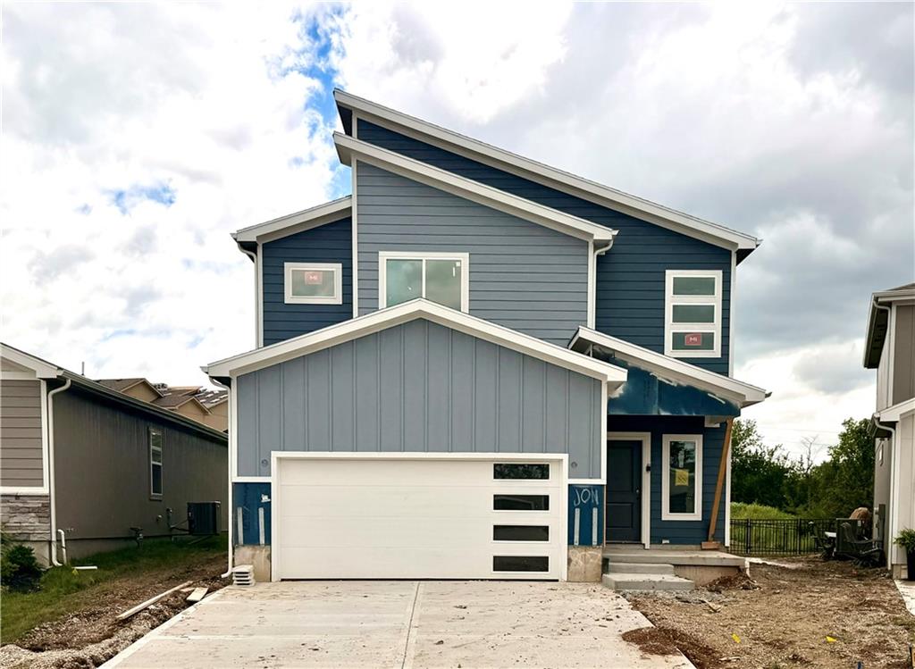 1st image of 807 Glenn Cir, Raymore, MO 64083 | MLS# 2612789