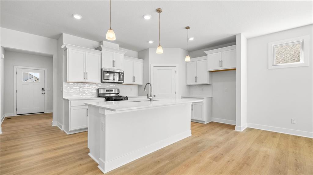 1st image of 20917 W 188th Ter, Spring Hill, KS 66083 | MLS# 2613074