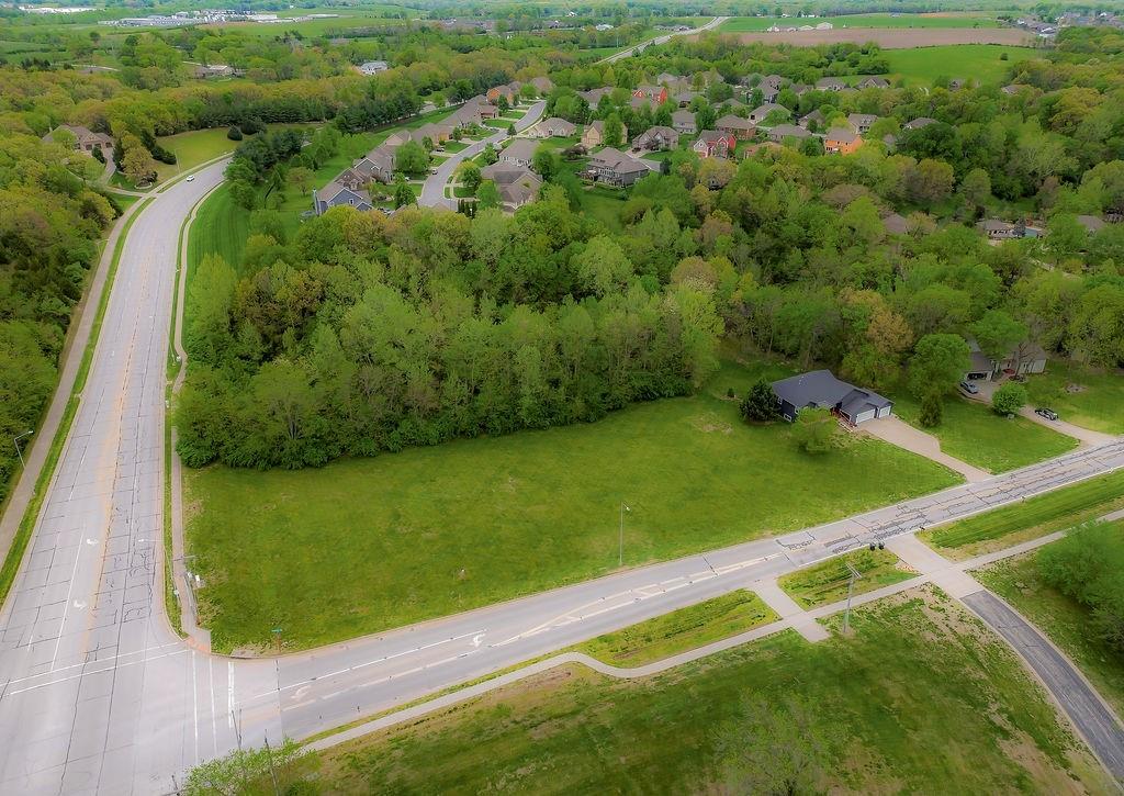 2nd image of 3647 Tonganoxie Rd, Leavenworth, KS 66048 | MLS# 2614291
