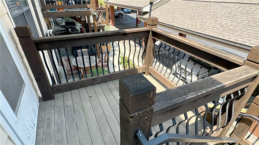 2nd image of 504 W 10th St, Kansas City, MO 64105
