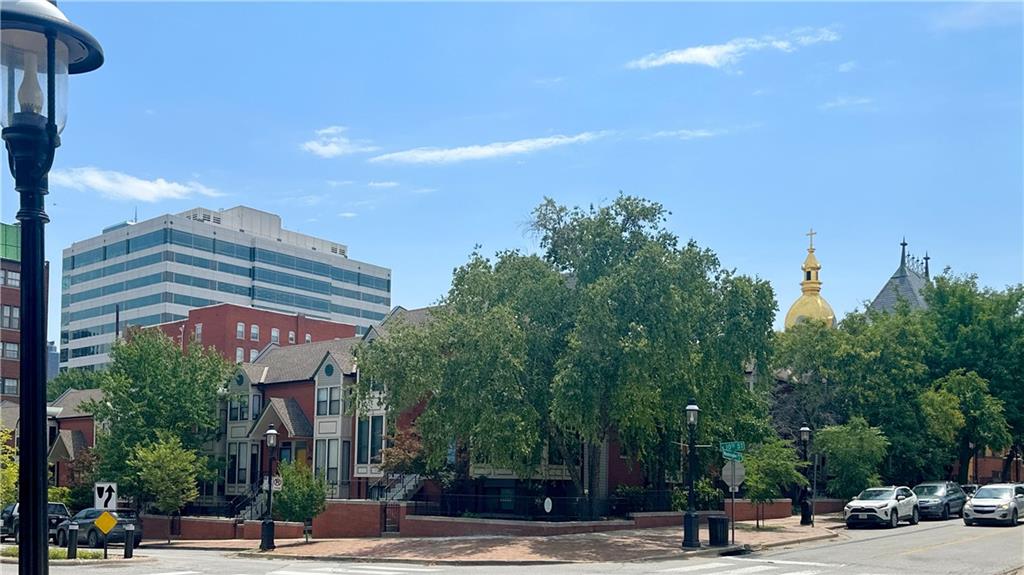 4th image of 504 W 10th St, Kansas City, MO 64105