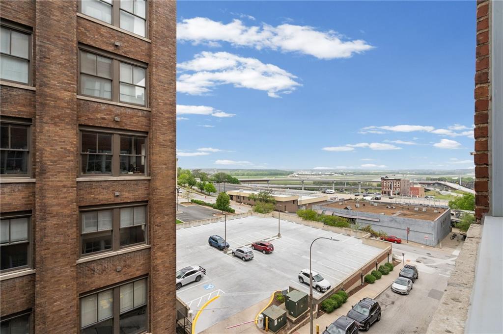 1st image of 712 Broadway Blvd #401, Kansas City, MO 64105 | MLS# 2614640