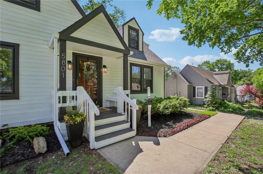 Homes for sale in Mission, KS | 5801 Woodward St, Mission, KS 66202 | MLS# 2615348