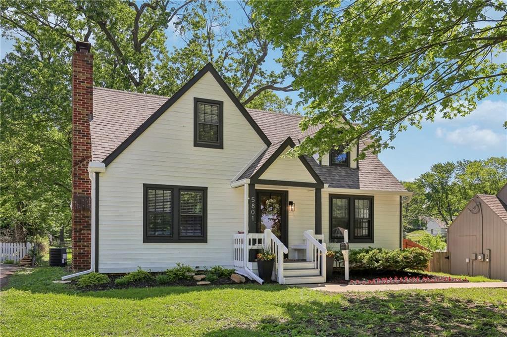 Homes for sale in Mission, KS | 5801 Woodward St, Mission, KS 66202 | MLS# 2615348