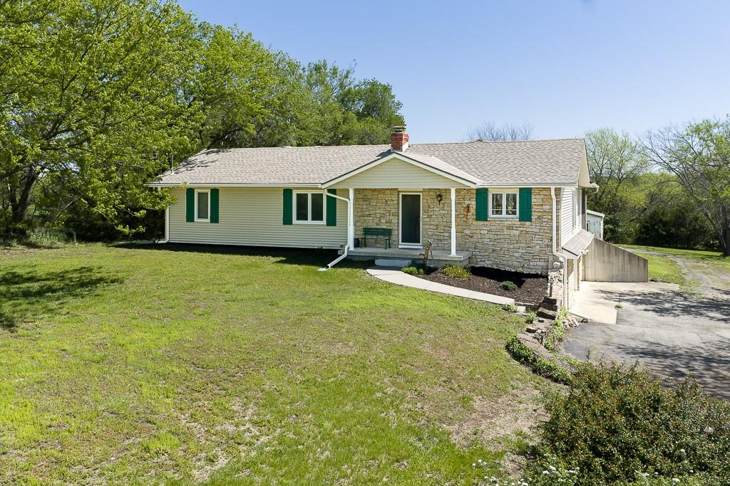 Homes for sale in De Soto, KS | 10615 Kill Creek Rd, De Soto, KS 66018 | MLS# 2615431