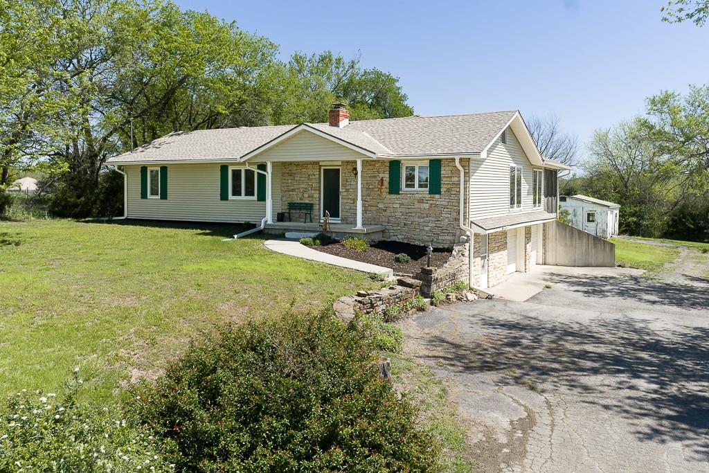 Homes for sale in De Soto, KS | 10615 Kill Creek Rd, De Soto, KS 66018 | MLS# 2615431
