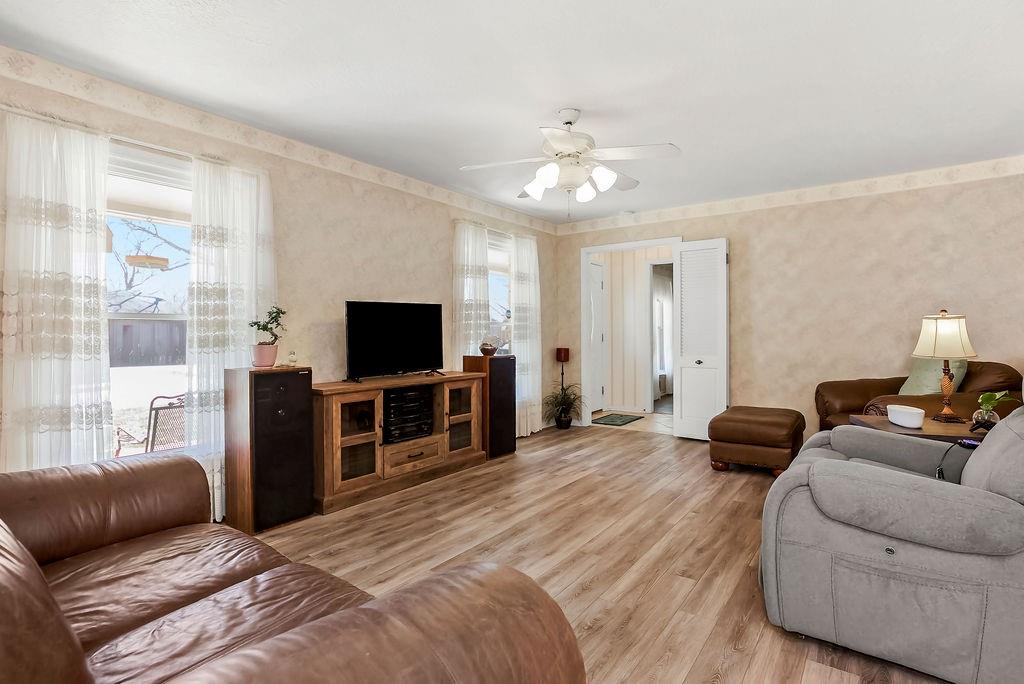 2nd image of 12116 E 46th St, Kansas City, MO 64133 | MLS# 2615641