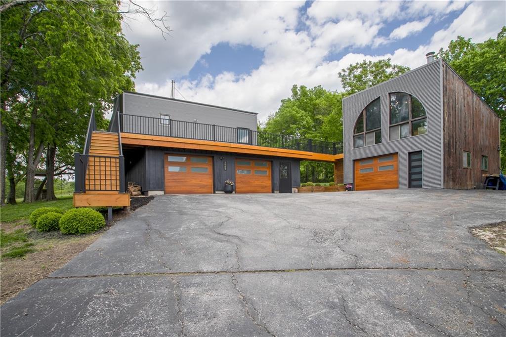 1st image of 3909 Ne Beach Rd, Lee's Summit, MO 64064 | MLS# 2615718