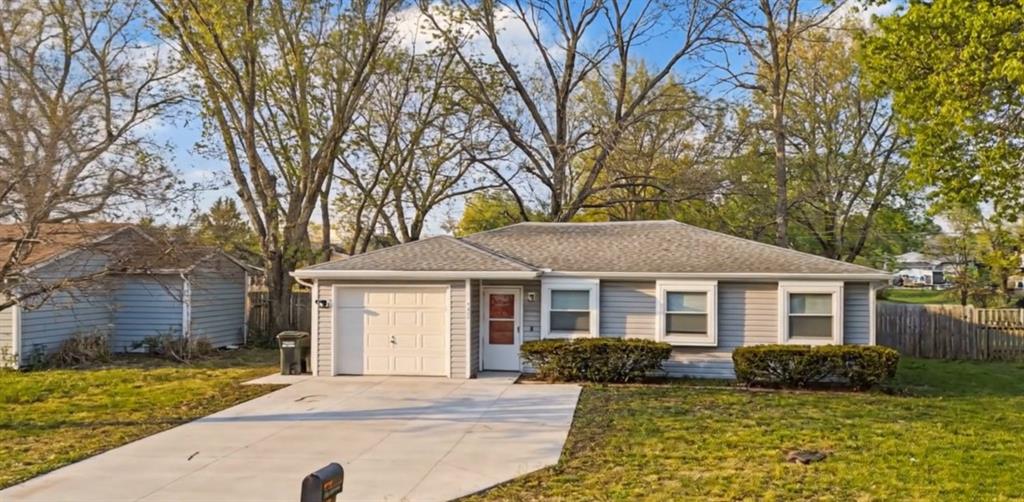 Homes for sale in Lawrence, KS | 3804 Shadybrook Ln, Lawrence, KS 66047 | MLS# 2615725