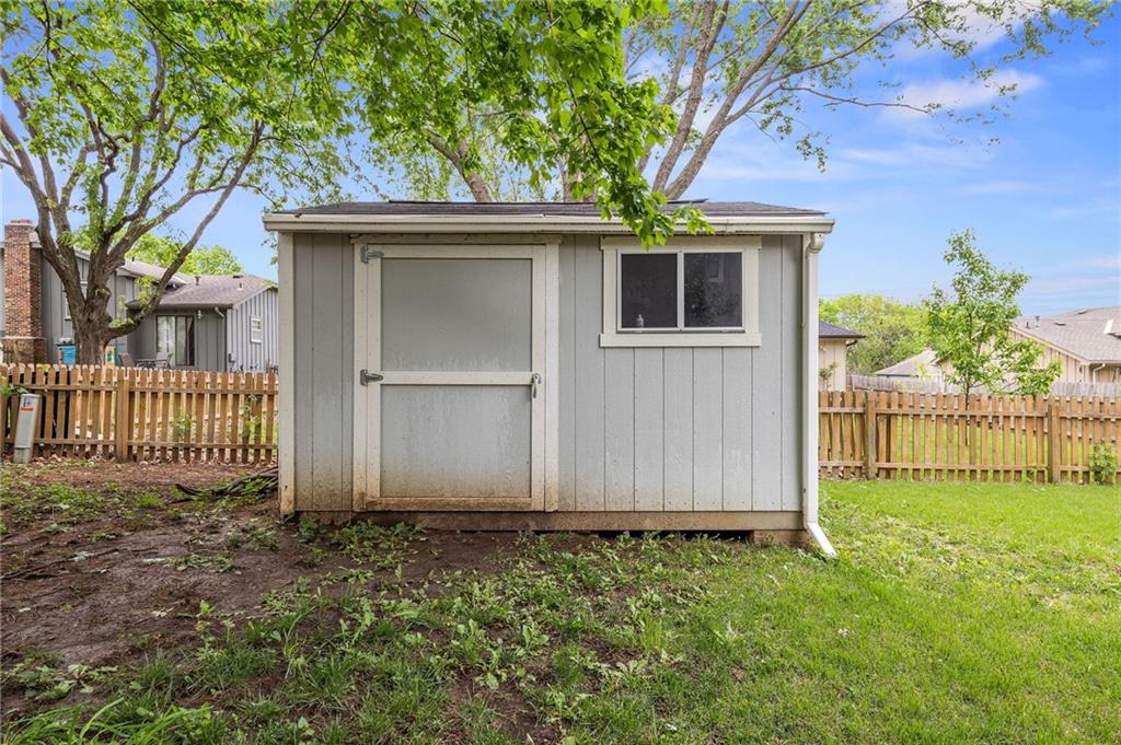 Homes for sale in Olathe, KS | 12833 Seminole Dr, Olathe, KS 66062 | MLS# 2615900
