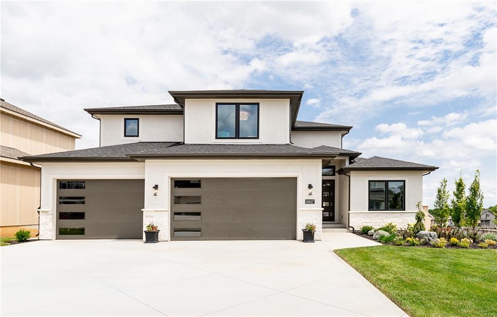 1st image of 18617 Mohawk Ln, Stilwell, KS 66085 | MLS# 2615919
