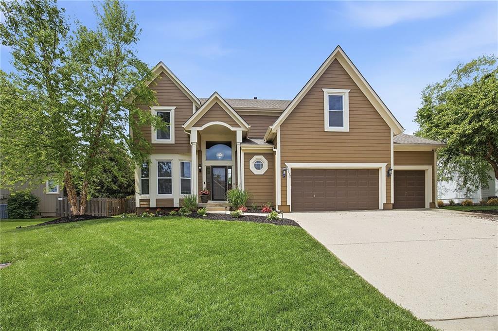 Homes for sale in Overland Park, KS | 14712 Glenwood Ave, Overland Park, KS 66223 | MLS# 2615950