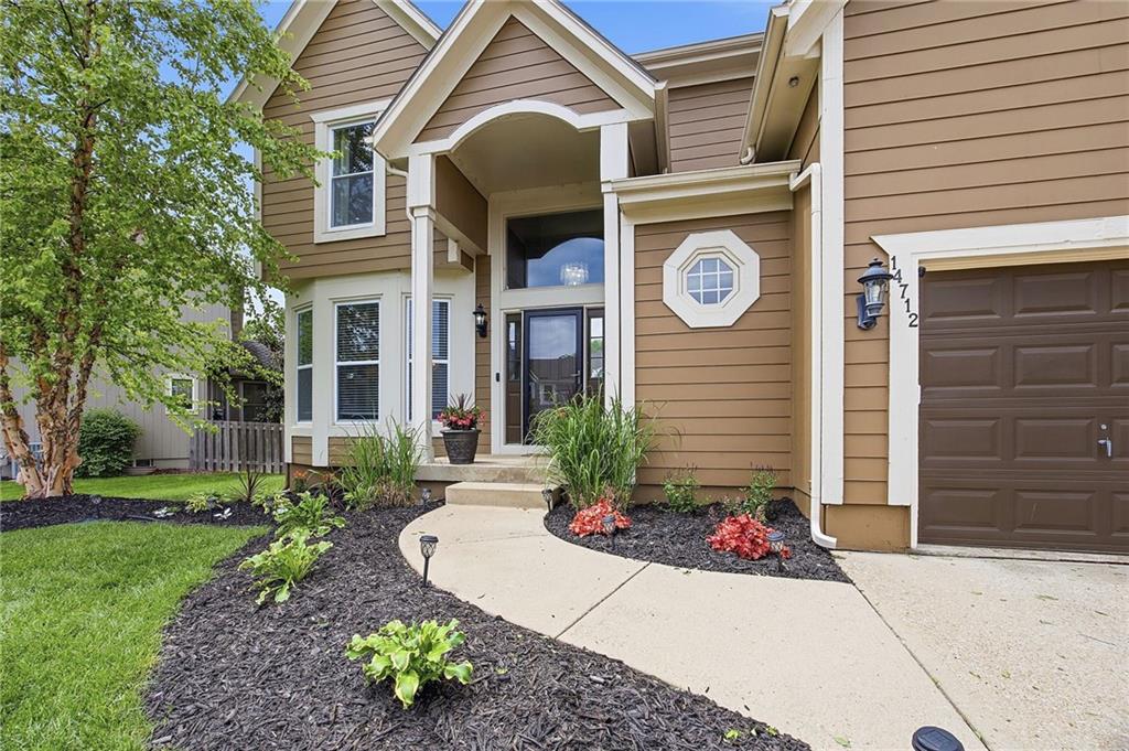 Homes for sale in Overland Park, KS | 14712 Glenwood Ave, Overland Park, KS 66223 | MLS# 2615950