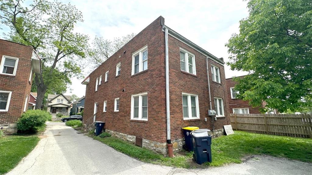 3rd image of 4236 Holly St, Kansas City, MO 64111 | MLS# 2616148