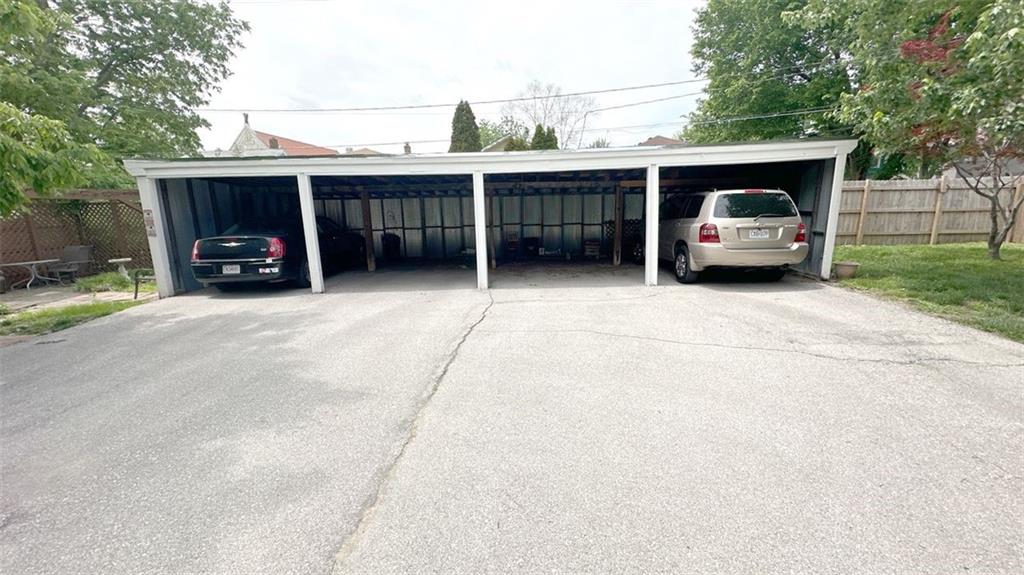 5th image of 4236 Holly St, Kansas City, MO 64111 | MLS# 2616148