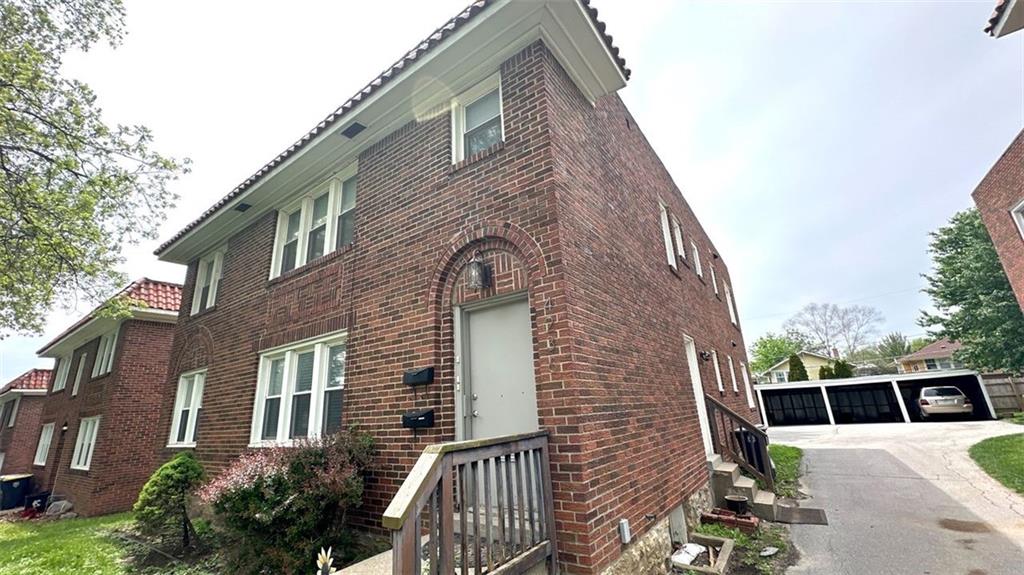 2nd image of 4236 Holly St, Kansas City, MO 64111 | MLS# 2616148