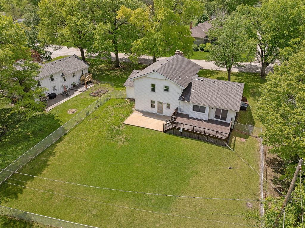 Homes for sale in Kansas City, MO | 9915 Belleview Ave, Kansas City, MO 64114 | MLS# 2616216