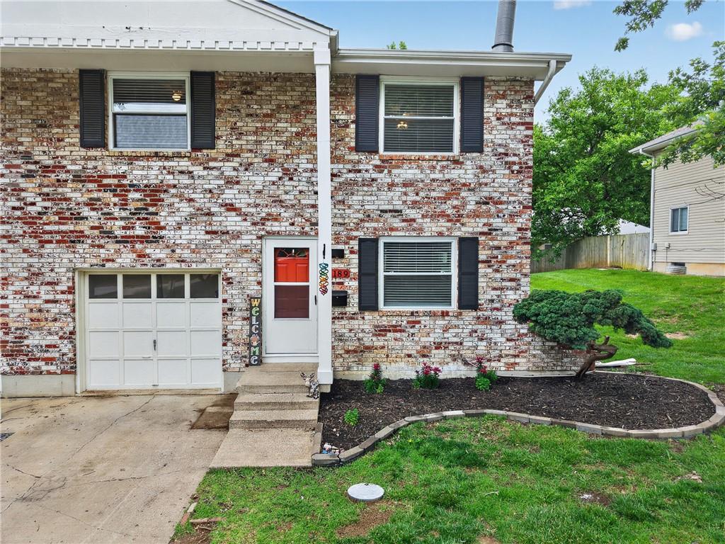 Homes for sale in Kansas, MO | 7189 Nw Chapel Woods Ln, Kansas, MO 64152 | MLS# 2616512