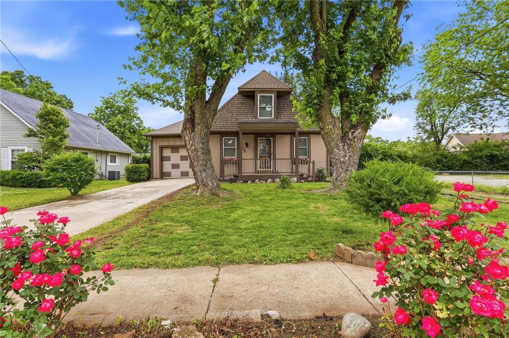 Homes for sale in Olathe, KS | 405 S Pine St, Olathe, KS 66061 | MLS# 2616919