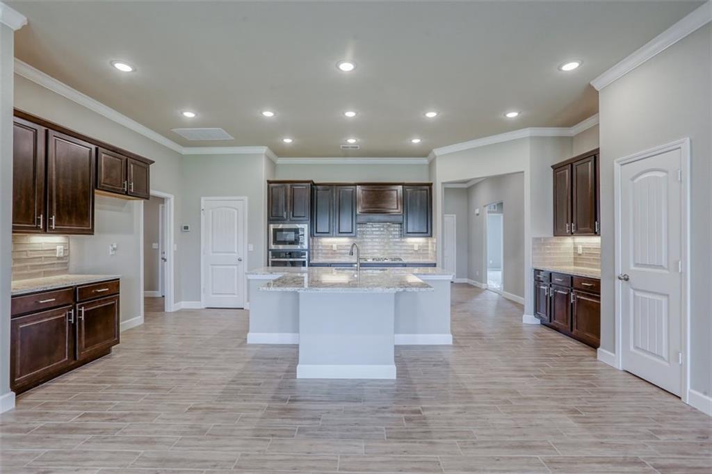 2nd image of 18450 W 195 St, Spring Hill, KS 66083 | MLS# 2617017