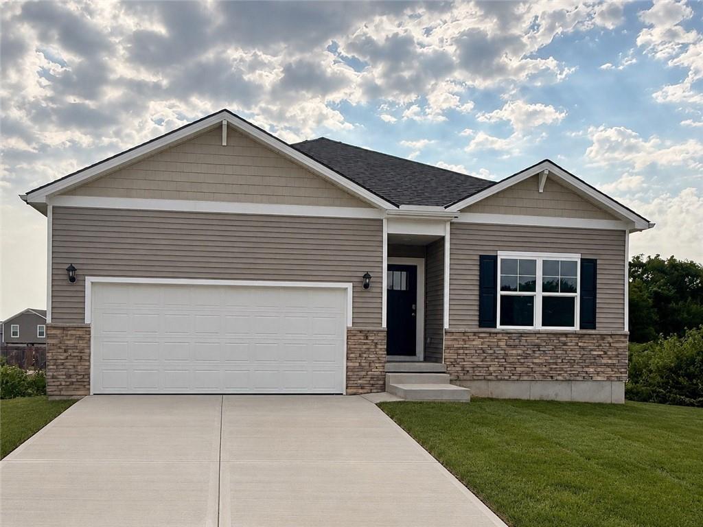 1st image of 725 Fallen Leaf Dr, Belton, MO 64012 | MLS# 2617253