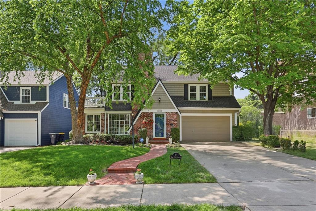 Homes for sale in Kansas City, MO | 23 W 70 Ter, Kansas City, MO 64113 | MLS# 2617500