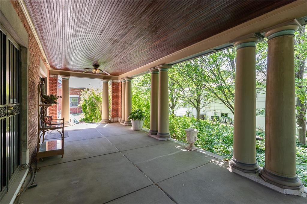 Homes for sale in Kansas City, MO | 3601 Charlotte St, Kansas City, MO 64109 | MLS# 2617800