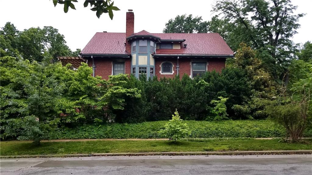 Homes for sale in Kansas City, MO | 3601 Charlotte St, Kansas City, MO 64109 | MLS# 2617800