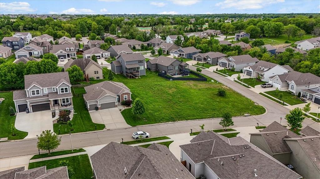 Homes for sale in Olathe, KS | 25251 W 141st Ter, Olathe, KS 66061 | MLS# 2617846