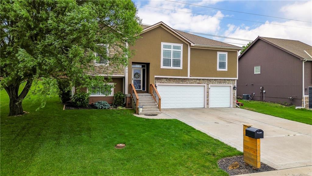 Homes for sale in Basehor, KS | 804 N 168th St, Basehor, KS 66007 | MLS# 2618148