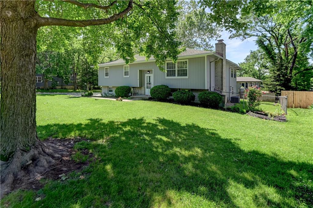 Homes for sale in Shawnee, KS | 9901 W 55th St, Shawnee, KS 66203 | MLS# 2618517