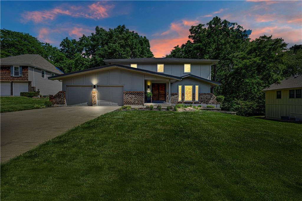 1st image of 106 E 104th St, Kansas City, MO 64114 | MLS# 2618759