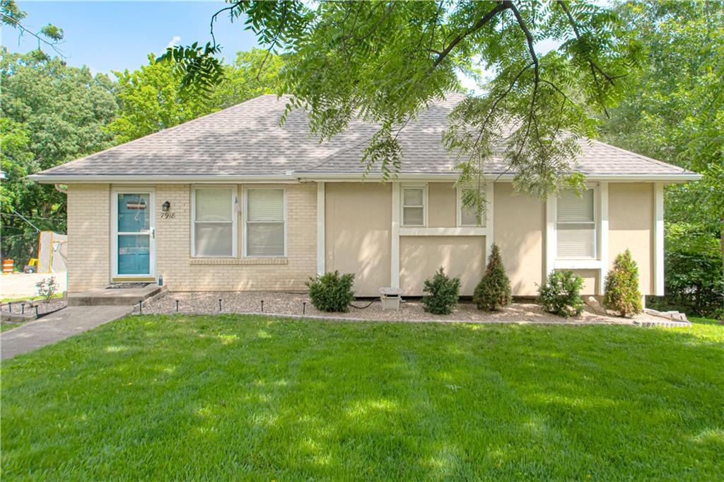 Homes for sale in Kansas City, MO | 7918 Nw Cadwallader Rd, Kansas City, MO 64152 | MLS# 2618920