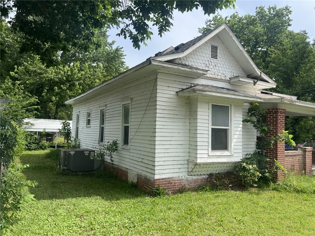 2nd image of 815 Washington St, Fredonia, KS 66736 | MLS# 2619147