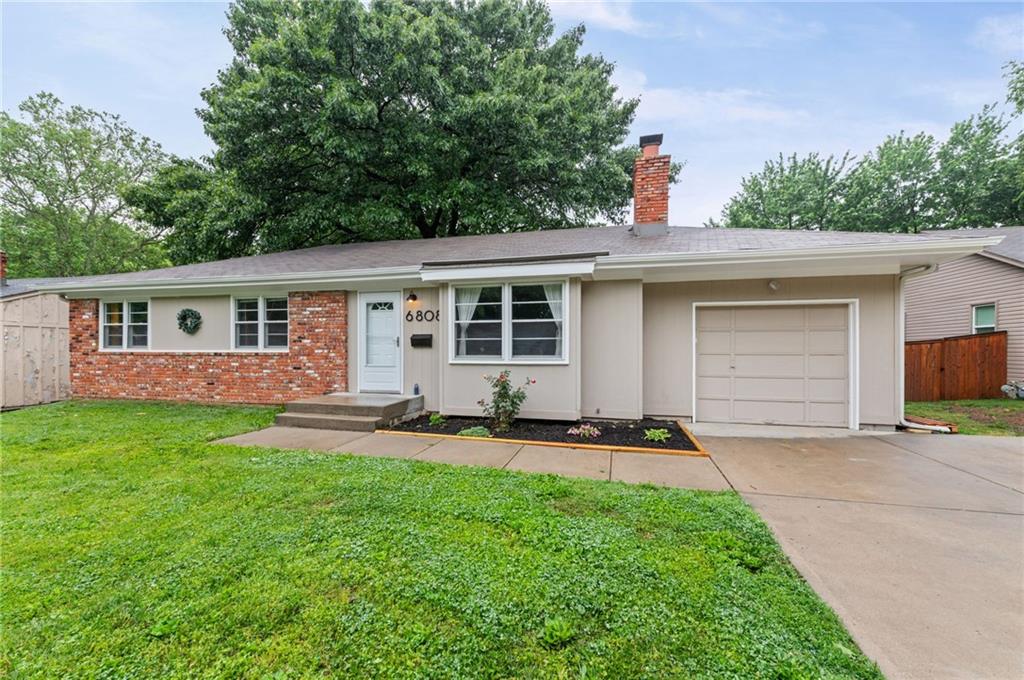 Homes for sale in Shawnee, KS | 6808 Stearns St, Shawnee, KS 66203 | MLS# 2619231