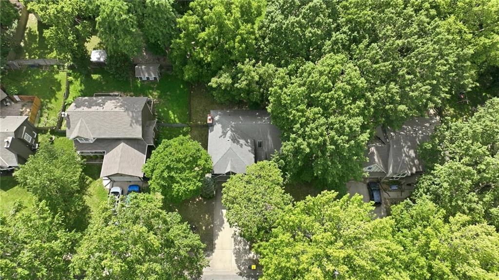 2nd image of 7130 N Woodland Ave, Gladstone, MO 64118 | MLS# 2619619