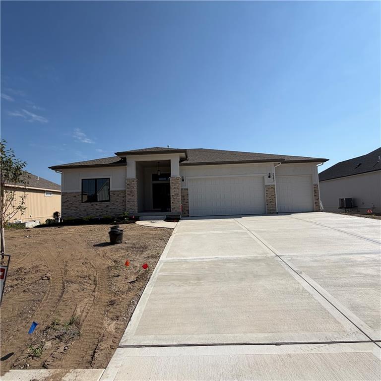 Photo 1 of Sale Pending at 2343 Foxtail Dr, Kearney, MO 64060 | MLS# 2619700 | Listing updated on 2026-09-05