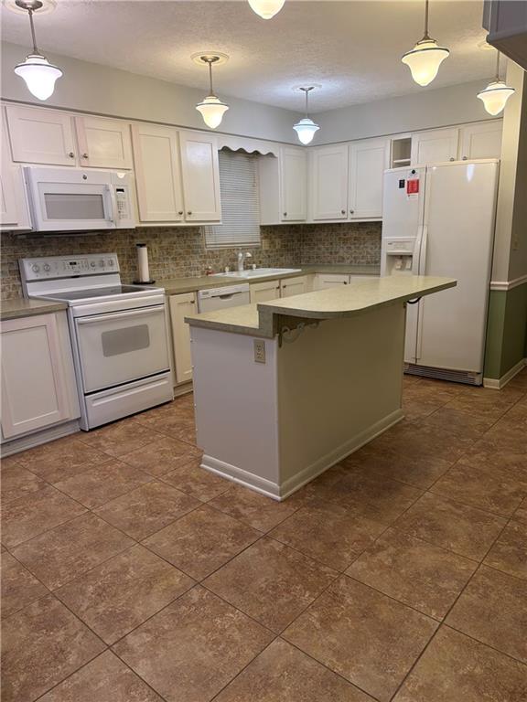 Homes for sale in Lawrence, KS | 1508 E 18Th Ter, Lawrence, KS 66044 | MLS# 2619705