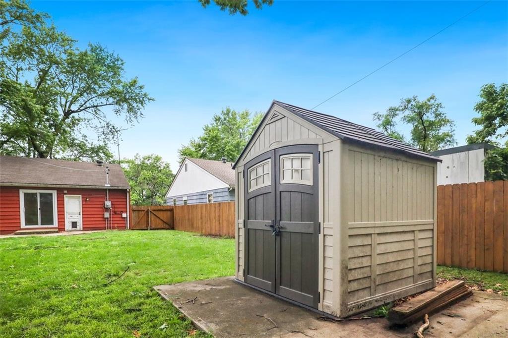 Homes for sale in Shawnee, KS | 6429 Switzer Ln, Shawnee, KS 66203 | MLS# 2620256