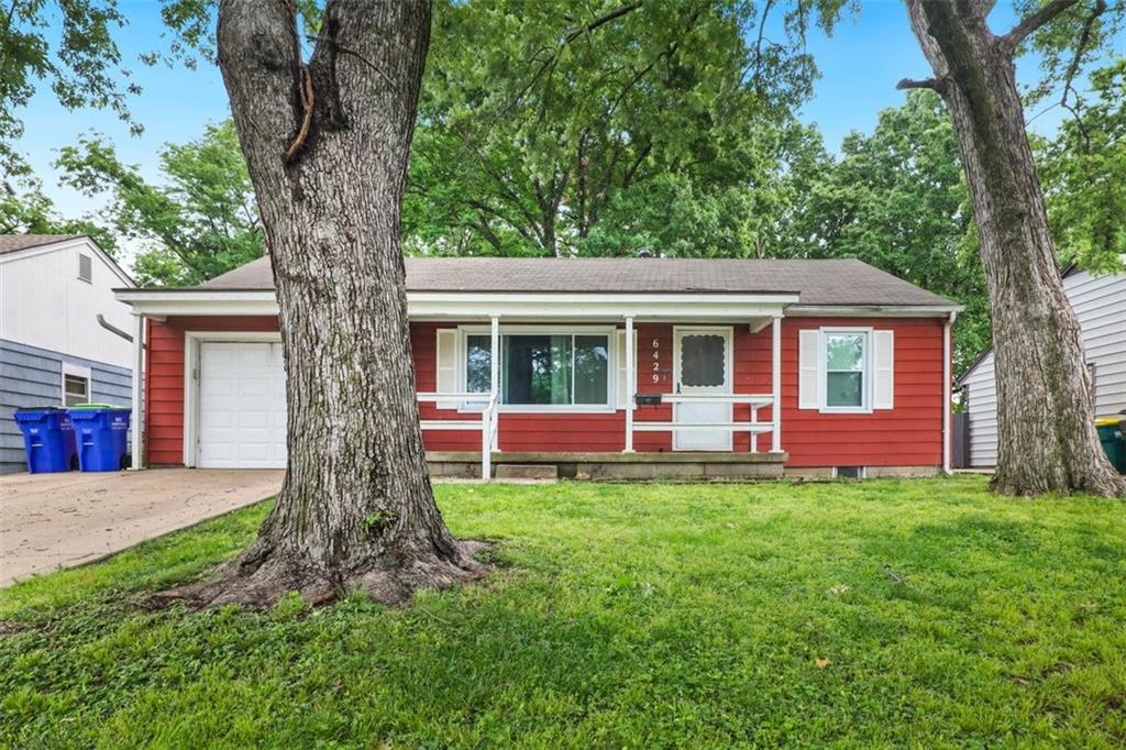 Homes for sale in Shawnee, KS | 6429 Switzer Ln, Shawnee, KS 66203 | MLS# 2620256