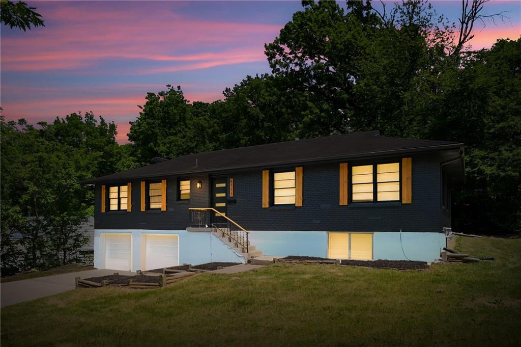 2nd image of 6711 N Broadway St, Kansas City, MO 64118 | MLS# 2620445
