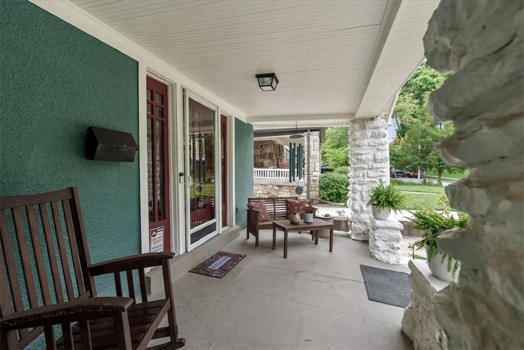Homes for sale in Kansas City, MO | 131 W 61St Ter, Kansas City, MO 64113 | MLS# 2620600