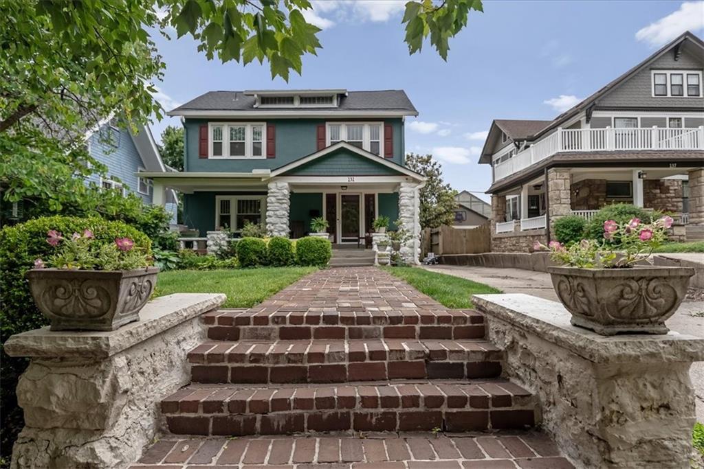 Homes for sale in Kansas City, MO | 131 W 61st Ter, Kansas City, MO 64113 | MLS# 2620600