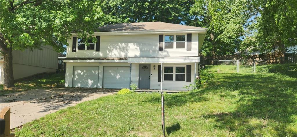 Homes for sale in Liberty, MO | 2218 Liberty Landing Rd, Liberty, MO 64068 | MLS# 2620702