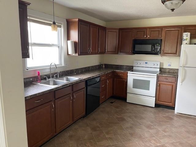 Homes for sale in Pittsburg, KS | 119 E 20th St, Pittsburg, KS 66762 | MLS# 2620838