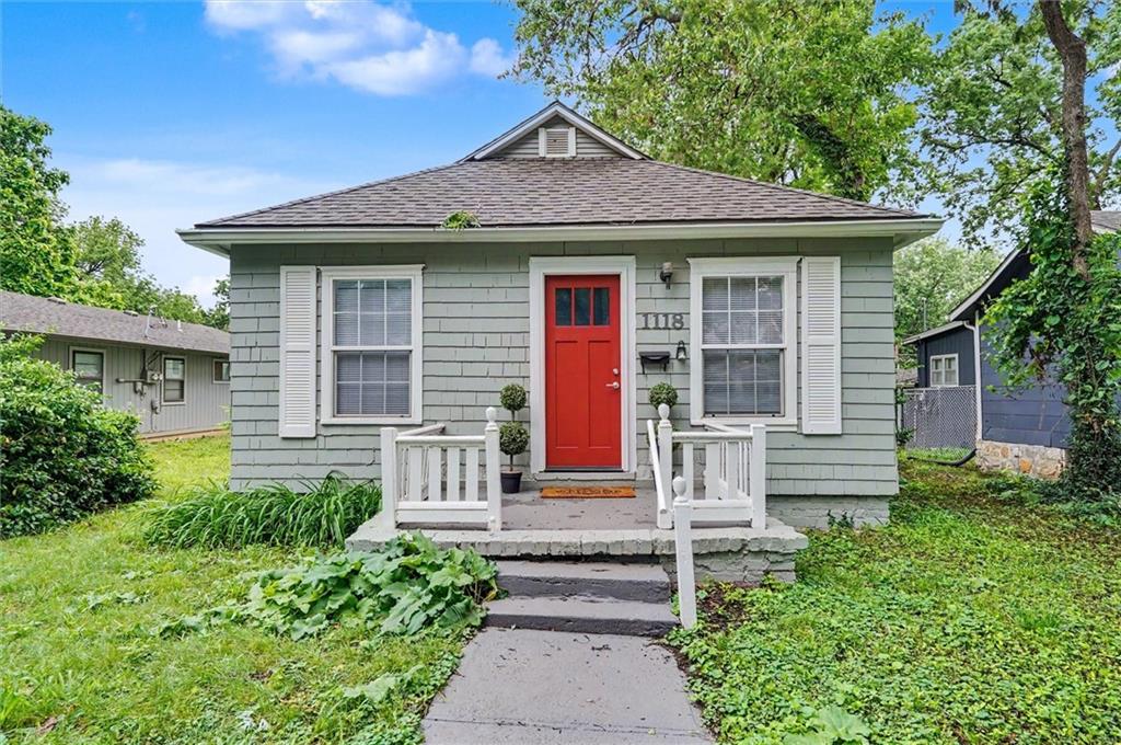 Homes for sale in Lawrence, KS | 1118 Pennsylvania St, Lawrence, KS 66044 | MLS# 2621249