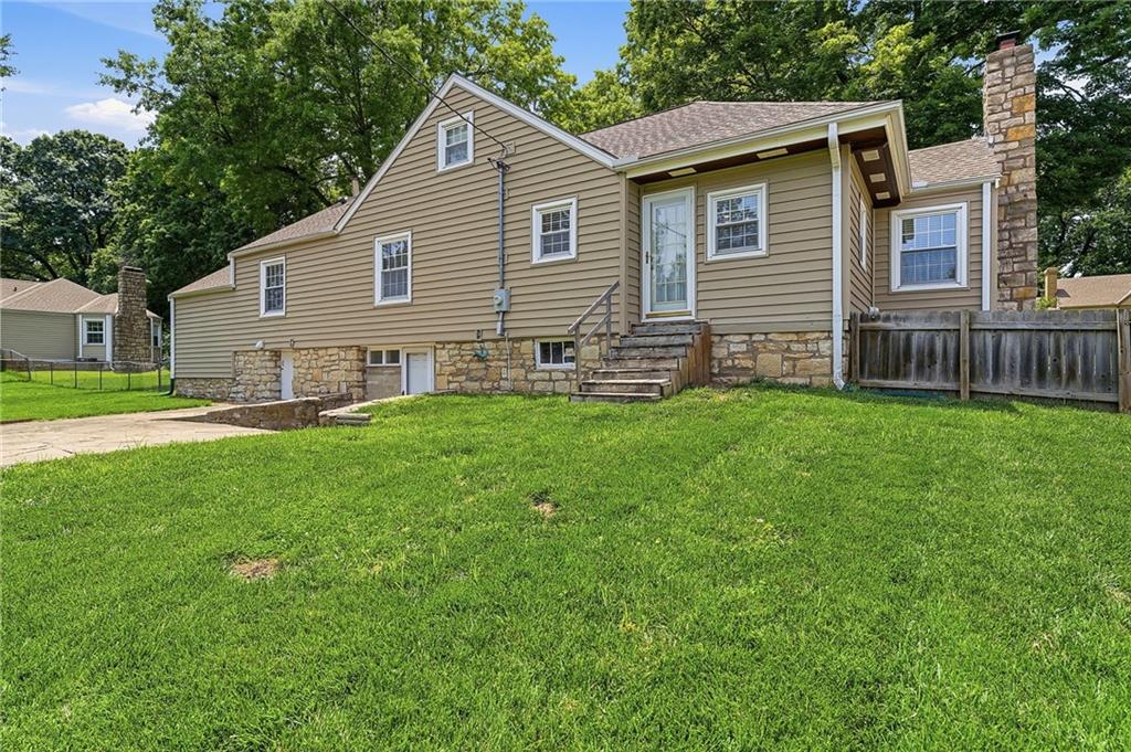 Homes for sale in Mission, KS | 5735 Walmer St, Mission, KS 66202 | MLS# 2621252