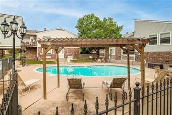 Homes for sale in Overland Park, KS | 10106 W 96th Ter #D, Overland Park, KS 66212 | MLS# 2621283