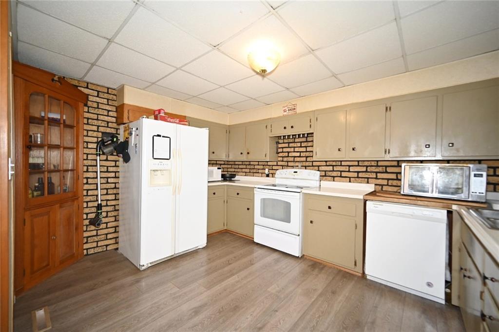 Homes for sale in Kansas City, MO | 4053 N Askew Ave, Kansas City, MO 64117 | MLS# 2621308
